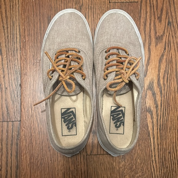 Linen Vans - Picture 2 of 3